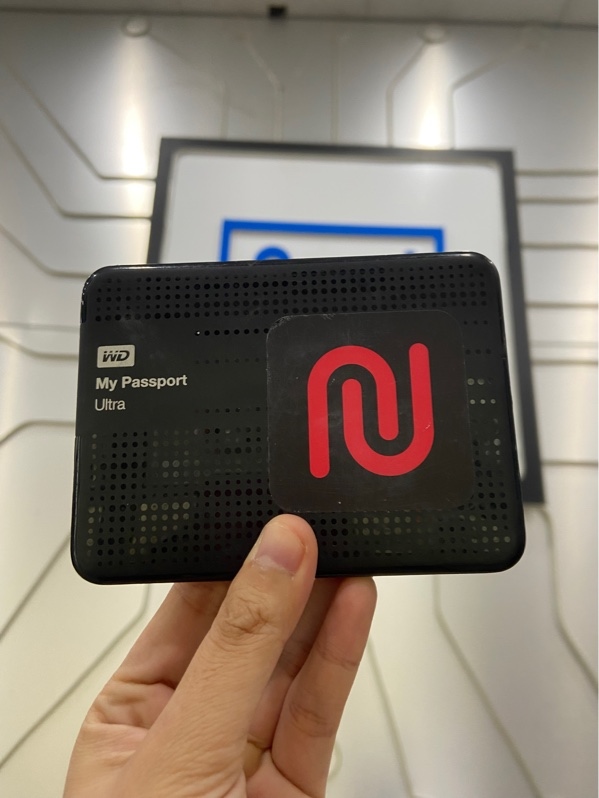 Ổ Cứng HDD My Passport Ultra WDC WD10JMVW 1TB - Tiem chạy 10 tiếng - Tốt - Màu đen - Ngoại hình: 98% - Kèm dây kết nối
