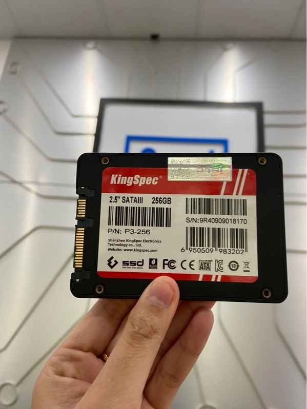 Ổ cứng Kingspec 2.5'' SATAIII 256GB - Màu đen - Ngoại hình: 98% - Body