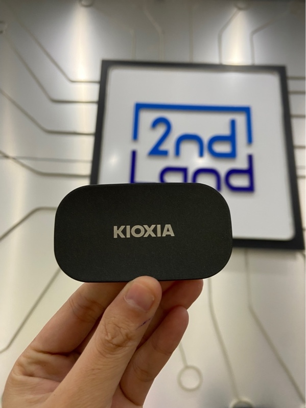 Ổ cứng KIOXIA-EXCERIA PLUS G2 Portable SSD 1TB - Giờ chạy 303 giờ - Ổ 99% - Màu đen - Ngoại hình: 98% - Body