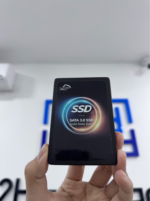 Ổ cứng SSD Cloud SSD - 2.5 inch SATA III - 256Gb - Ngoại hình 97% - Trầy xước - Body
