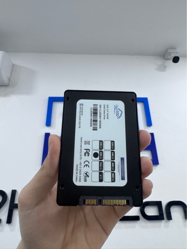 Ổ cứng SSD Cloud SSD - 2.5 inch SATA III - 256Gb - Ngoại hình 97% - Trầy xước - Body
