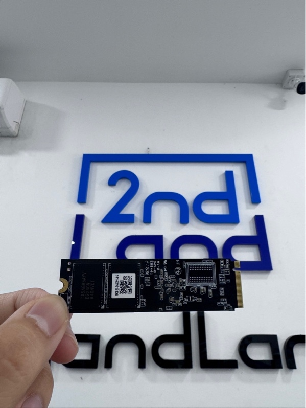 Ổ cứng SSD Kingston Gigabyte AG4512G - Màu đen - Ngoại hình 98% - ổ sức khỏe 95% - Body
