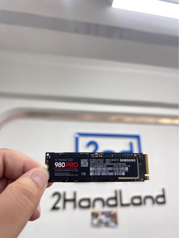 Ổ cứng SSD Samsung 980 PRO 1TB M.2 NVMe PCIe Gen 4.0 x4 - Màu đen - Ngoại hình 98% - sức khỏe 90 - Body - Còn bảo hành đến 12/2028
