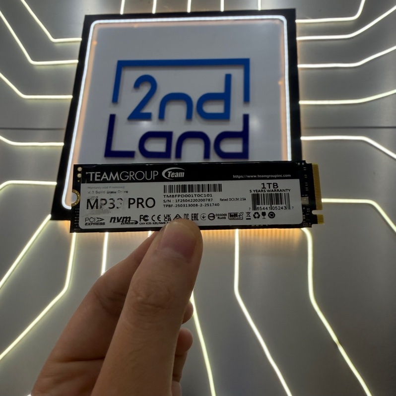 Ổ cứng SSD TeamGroup MP33 Pro 1TB M2 2280 NVMe PCie Gen3x4 - Sức khỏe 100 928h chạy - Màu đen - Ngoại hình: 98% - Body