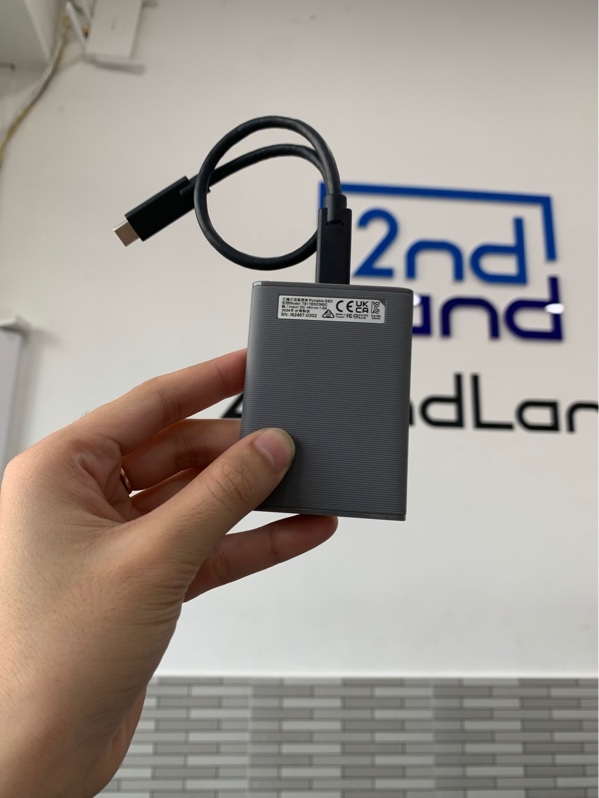 Ổ cứng SSD Transcend - 1TB - Màu xám - Ngoại hình: 98% - Kèm dây kết nối