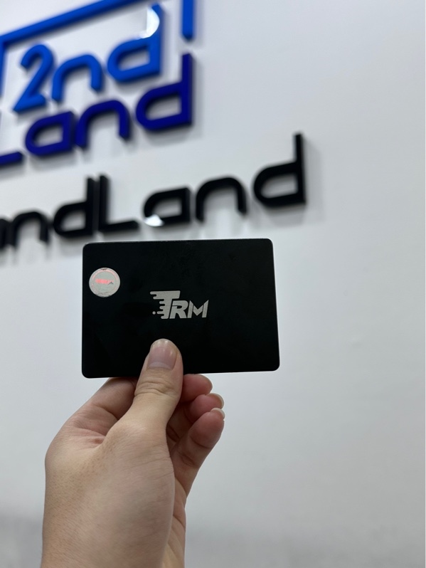 Ổ cứng SSD TRM S100 512GB 2.5 SATA - Màu đen - Ngoại hình 97% - Sức khoẻ 99%- Body