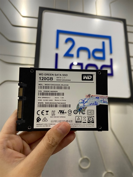 Ổ cứng WD Green Sata 2.5 '' SSD 120GB - Màu đen - Ngoại hình: 98% - Body 1