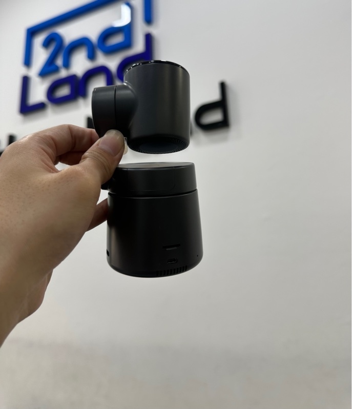 Obsbot Tail Air - Camera Livestream PTZ hỗ trợ AI - Firmware 5.0.13.1 - Màu đen - Ngoại hình 98% - Kèm túi đựng +Box, dây C to C truyền dữ liệu, cục dongle C to C, hud chuyển Micro to HDMI ugreen(không có thẻ nhớ, không có đầu chuyển C)