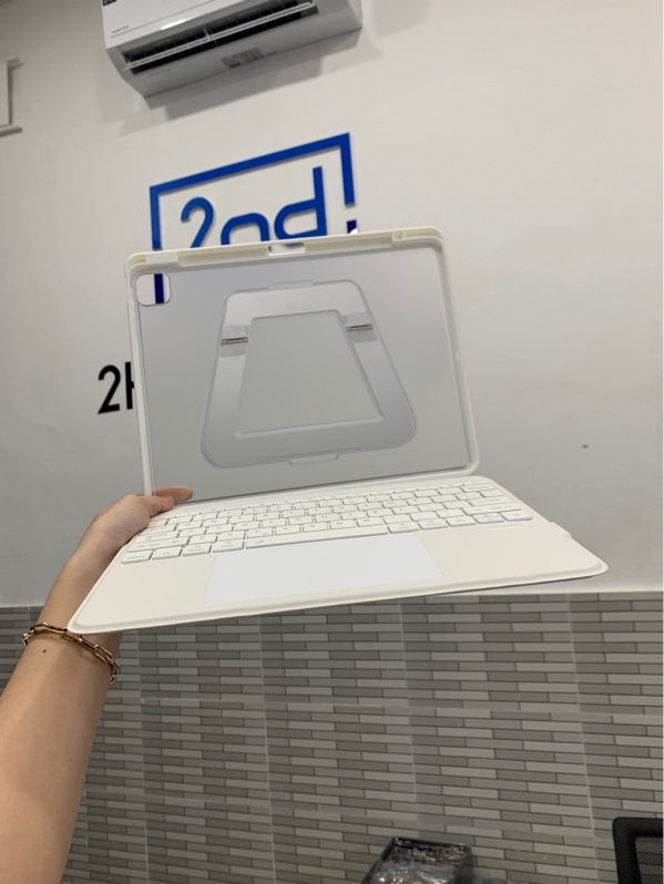 Ốp phím trackpad noname cho iPad pro M2 12.9 - Màu trắng - Ngoại hình: 98% - Body