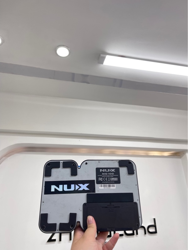 Phơ bàn guitar NUX MG-100 - Màu đen - Ngoại hình 97% - Kèm nguồn, box