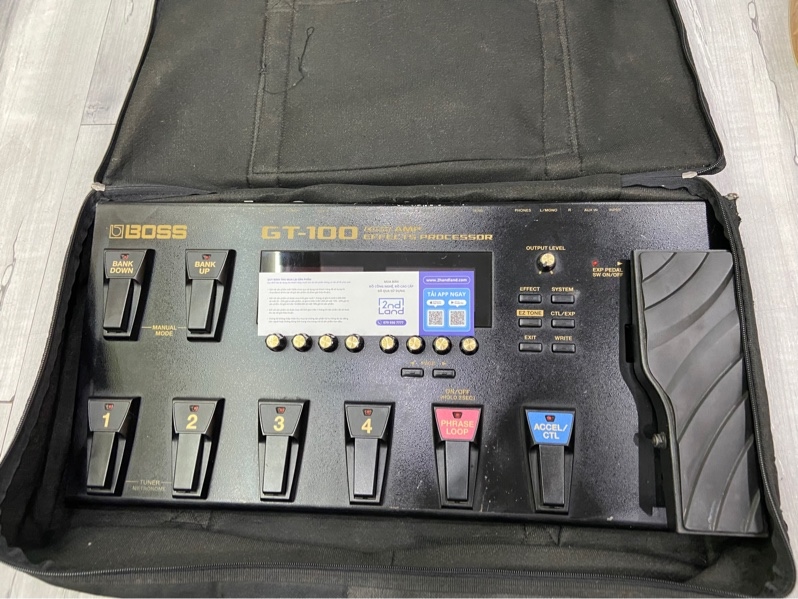Phơ Boss GT-100 - Màu đen - Ngoại hình: 97% - Kèm túi + nguồn