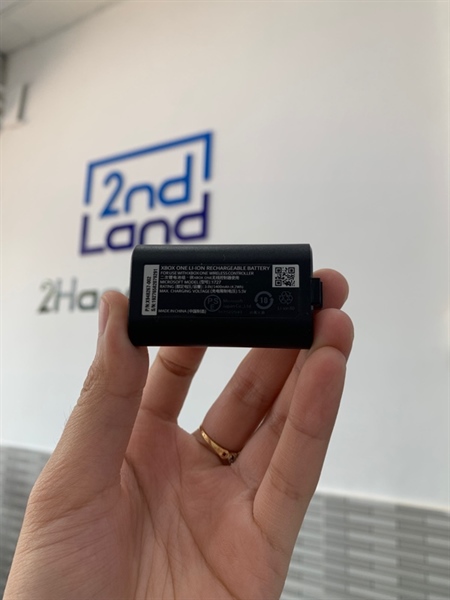 Pin cho tay cầm Xbox - Màu đen - Body 2