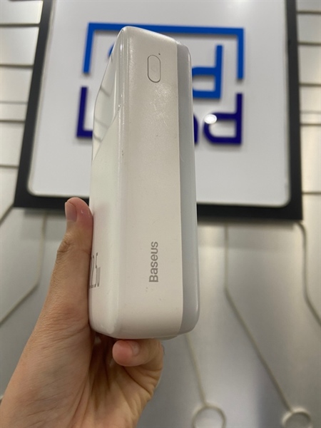 Pin dự phòng Baseus 20.000 mah Model PPMD20 - Màu trắng - Ngoại hình: 97% - Lỗi cổng sạc Lightning - Body 1