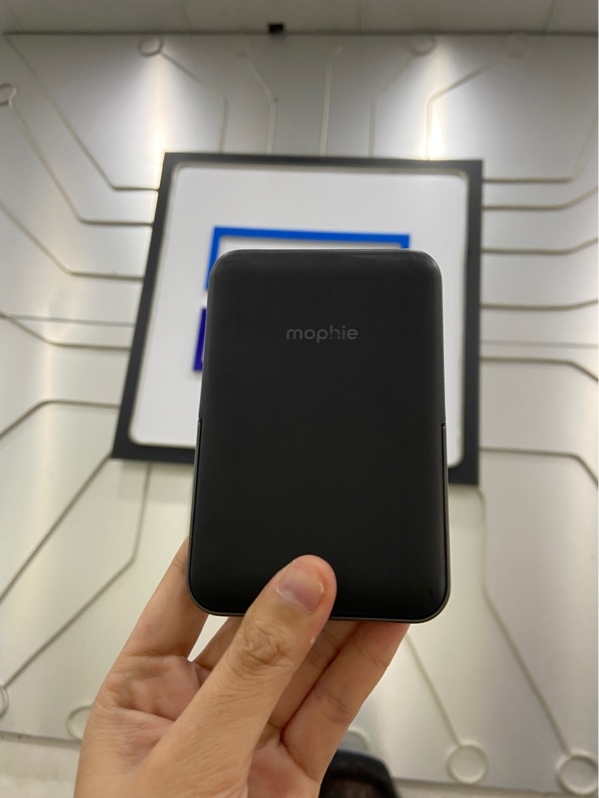 Pin sạc dự phòng Mophie Essentials Snap+ 10000mAh - Màu đen - Ngoại hình: 98% - Body