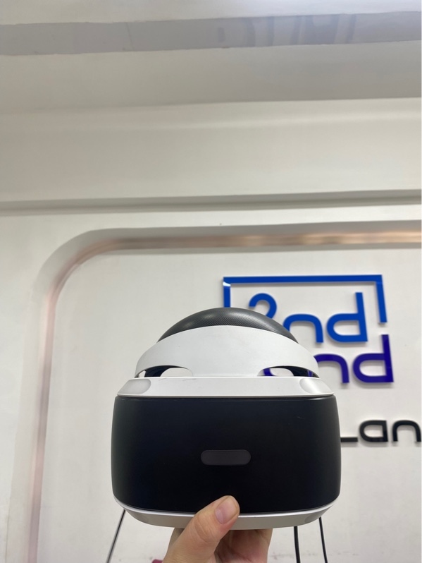 PS4 VR Headset MODEL CUH-ZVR2 - Màu trắng - Ngoại hình 97% - Xước vỏ nhẹ - Kèm 1 kính VR Headset, 1 camera (kèm chân) , 2 tay cầm