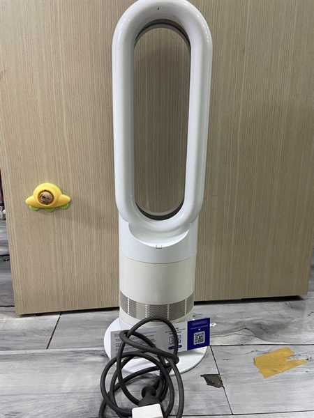 Quạt sưởi Dyson Hot + Cool Jet Focus Amo 9 - Màu trắng - Ngoại hình: 97% - Thân máy ố , trầy - Kèm remote 2