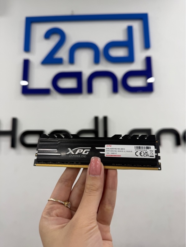 Ram Adata XPG Gammix D10 - DDR4 - 16Gb - 3200MHz - Màu đen - Ngoại hình 98% - chân tiếp xúc nám đen - Body