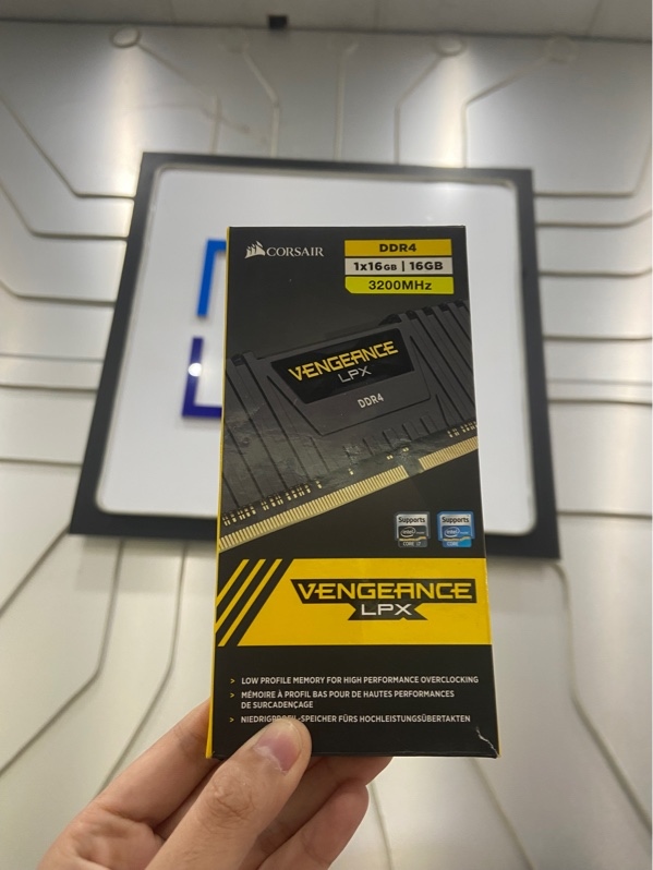 Ram Kingston Fury Beast DDR4 8Gb Bus 3200 - Màu đen - Ngoại hình: 97% - Kèm Box