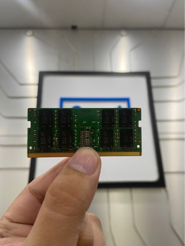 Ram Laptop DDR4 Micron 16GB bus 2400 - Màu xanh - Ngoại hình: 97% - Body