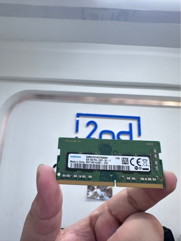 Ram laptop Samsung 4GB - bus 2400 ddr4 - Màu xanh - Ngoại hình 98% - Body