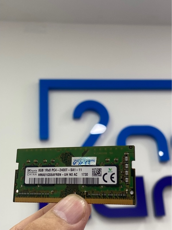 RAM laptop SK Hynix 8GB DDR4 bus 2400MHz - Màu xanh - Ngoại hình: 97% - Body