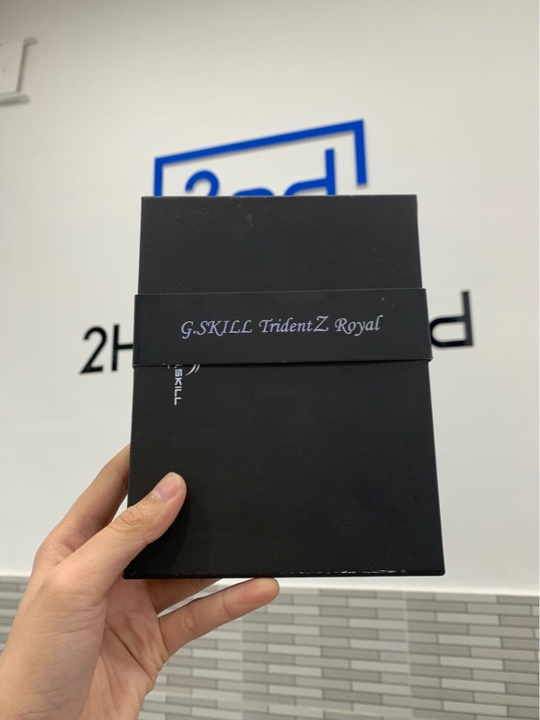RAM máy tính G.Skill Trident Z Royal - 2x8GB, Bus 3200 - Màu vàng - Box