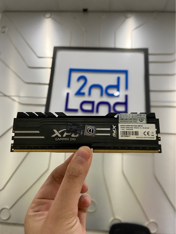 Ram XPG DDR4 3200(16A) 16Gx8 CL016-20-20 - Màu đen - Ngoại hình: 98% - Body