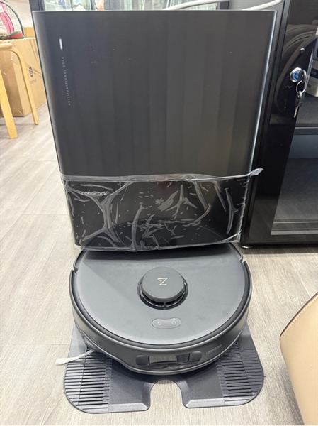 Robot hút bụi Roborock Qrevo Edge 5V1 - Model RRE0VCM - Màu đen - Ngoại hình 99% - FullBox