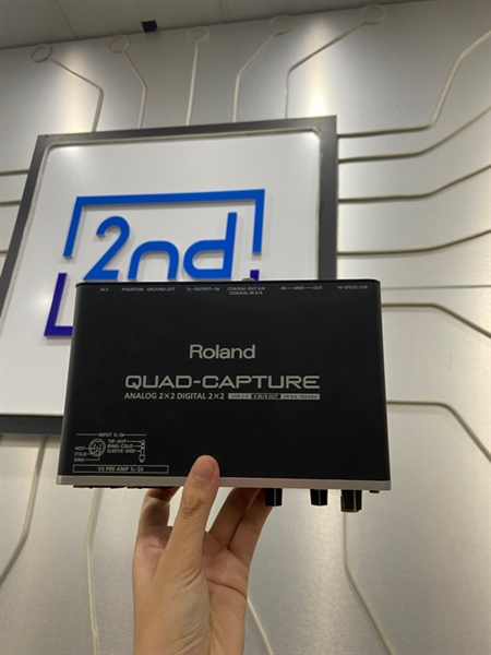 Roland Audio Interfaco Quad-Capture In Working Condition - Màu đen - Ngoại hình: 97% - Body - Kèm nguồn - Hư nguồn