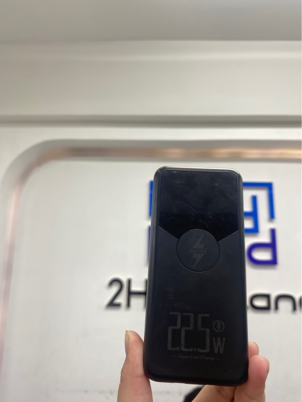 Sạc dự phòng Gutek GT229 - Màu đen - Ngoại hình 97% - Body