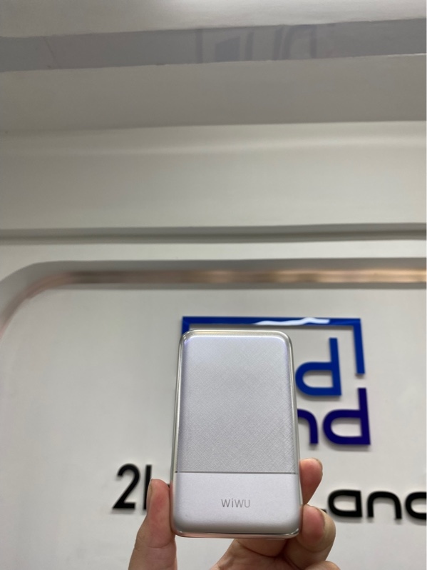 Sạc dự phòng không dây MagSafe WiWU Silver Seraph Alloy Unibody (Model: Wi-P089) - Dung lượng 10.000mAh - Màu bạc - Ngoại hình 97.5% - Body