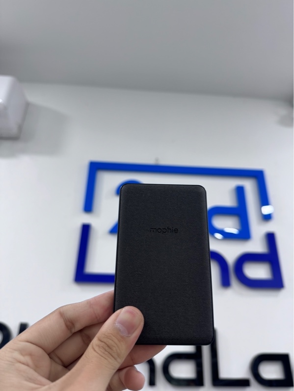Sạc dự phòng Mophie Snap Juice Pack mini 5.000mAh - Màu đen - Ngoại hình 97% - Kèm cáp C-C