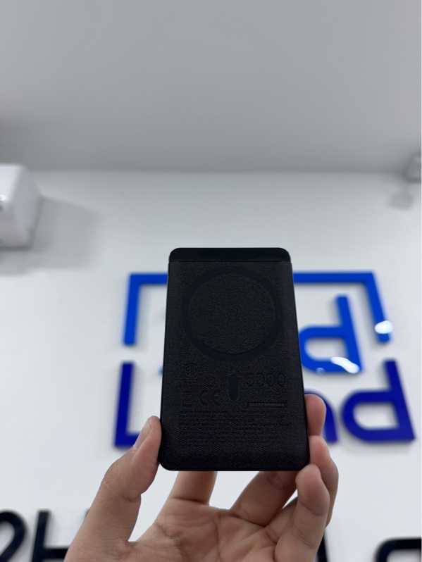 Sạc dự phòng Mophie Snap Juice Pack mini 5.000mAh - Màu đen - Ngoại hình 97% - Kèm cáp C-C