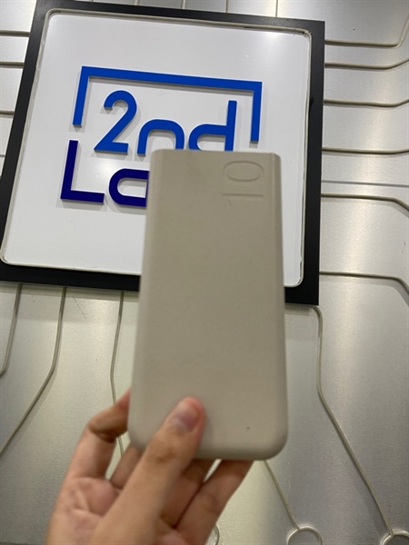 Sạc dự phòng Samsung 10.000 MAH - EB-P3400 - Màu kem - Ngoại hình: 98% - Body