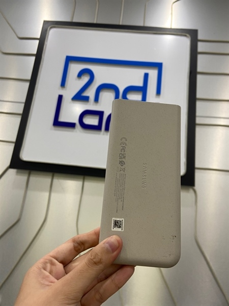 Sạc dự phòng Samsung 10.000 MAH - EB-P3400 - Màu kem - Ngoại hình: 98% - Body 2