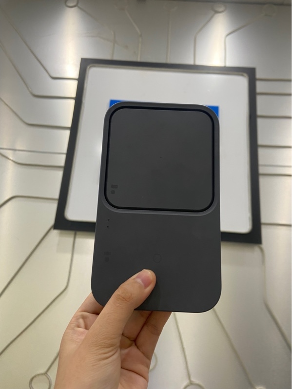Sạc Không Dây Đôi Samsung Wireless Charger Duo - Màu xám - Ngoại hình: 98% - Body