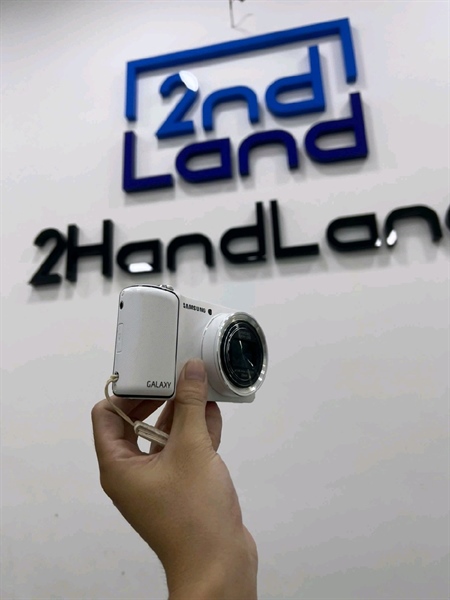 Samsung Galaxy Camera EK-GC100 Wi-Fi / 3G - Màn cảm ứng - Màu trắng - Ngoại hình 97% - Lens bụi nhẹ - Kèm 1 pin 1