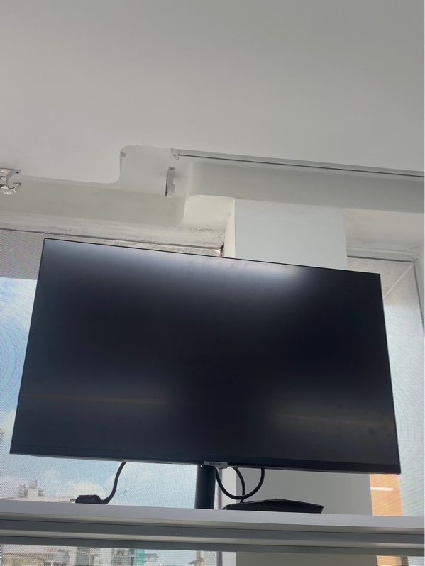 Samsung Smart Monitor M7 32” (32M7) - Màu đen - Ngoại hình 98% - Trầy 2 vết - Fullbox