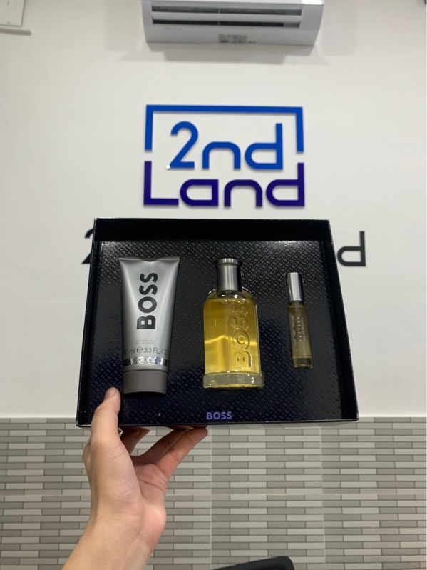 Set 3 món Boss Hugo bottled - EDT - 10ml + 100ml + sữa tắm - Box