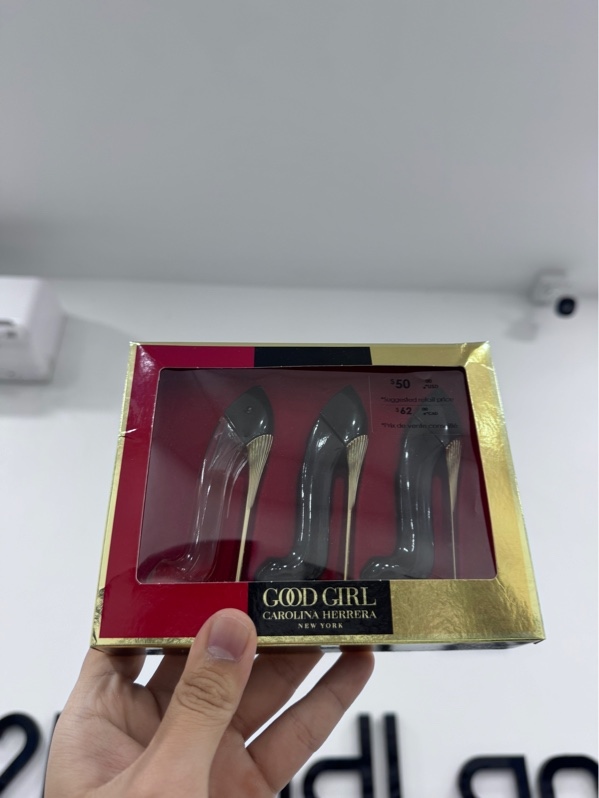 Set 3 nước hoa mini Carolina Herrera Good Girl Good Girl Supreme - EDP - 4,5/7ml, Good Girl - EDP - 7ml, Very Good Girl - 7ml - Kèm box