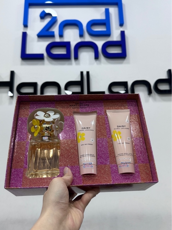 Set nước hoa và chăm sóc cơ thể Marc Jacobs Daisy Eau So Fresh - Eau de Toilette (EDT) - 70/75ml - Fullset