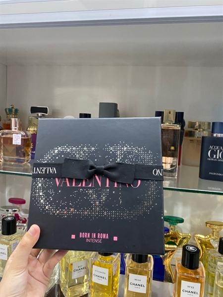 Set Nước hoa Valentino Born In Roma Intense - EDP - 50ml - Box