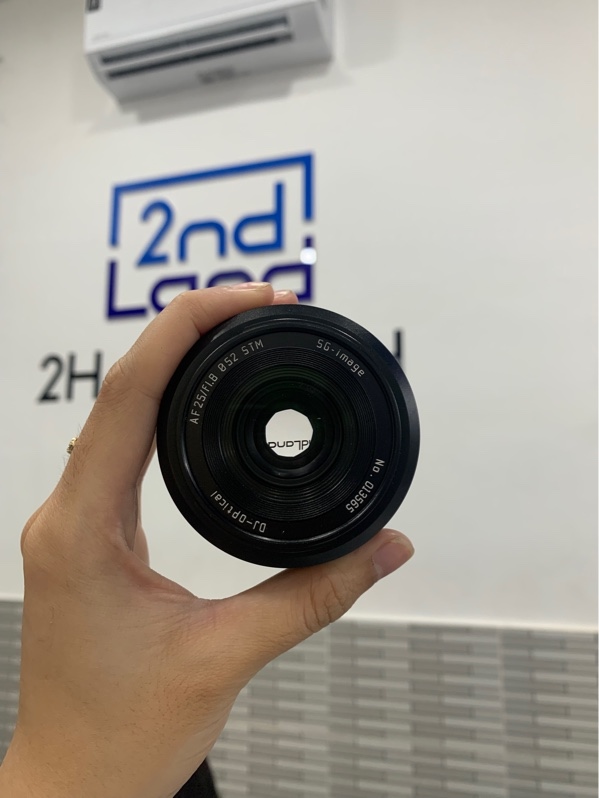 SG image AF 25mm f/1.8 - for fujifilm - Màu đen - Ngoại hình: 98% - Bụi trong nhẹ - Box