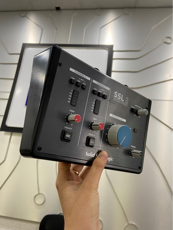 Solid State Logic SSL2 - Màu đen - Ngoại hình: 98% - Body