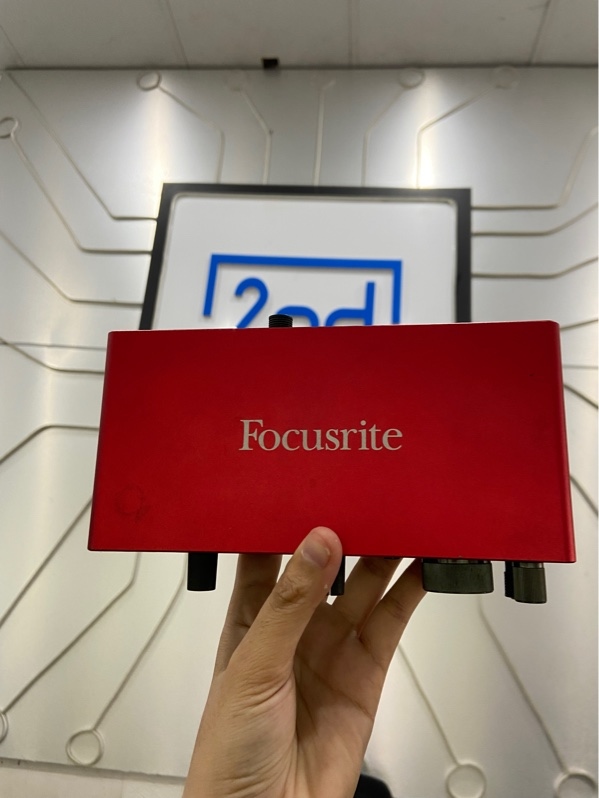 Sound Card Focusrite Scarlett 2i2 (Gen3) - Màu đỏ - Ngoại hình: 98% - Kèm dây