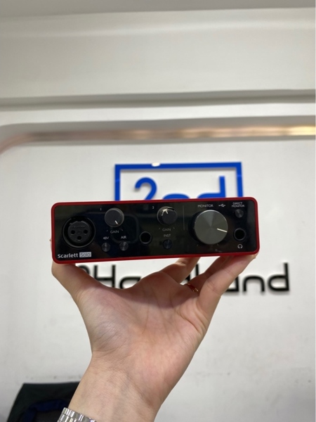Sound Card Focusrite Scarlett Solo (Gen 3) - Màu đỏ - Ngoại hình 97,5% - rớt vỏ nút vặn - Kèm box, dây usb C
