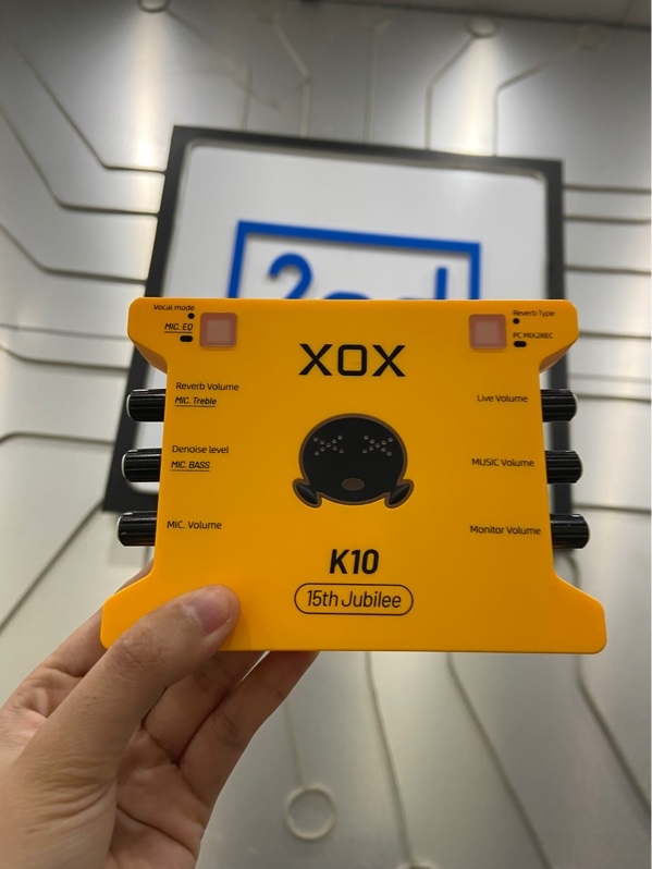 Sound Card XOX K10 15th Jubilee - Màu vàng - Ngoaị hình: 98% - Kèm nguồn + Dây kết nối + Kèm Mic ISK AT100