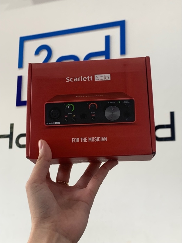 Soundcard focusrite sacrlett solo gen 3 - Màu đỏ - Ngoại hình: 98% - Fullbox