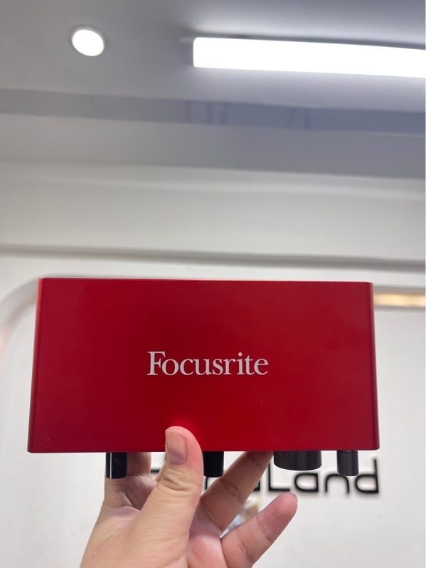 Soundcard Focusrite Scarlett 2i2 gen 3 - Màu đỏ - Ngoại hình 98% - Kèm box