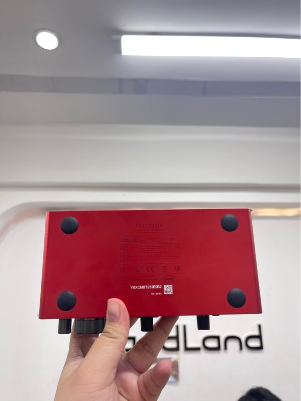 Soundcard Focusrite Scarlett 2i2 gen 3 - Màu đỏ - Ngoại hình 98% - Kèm box
